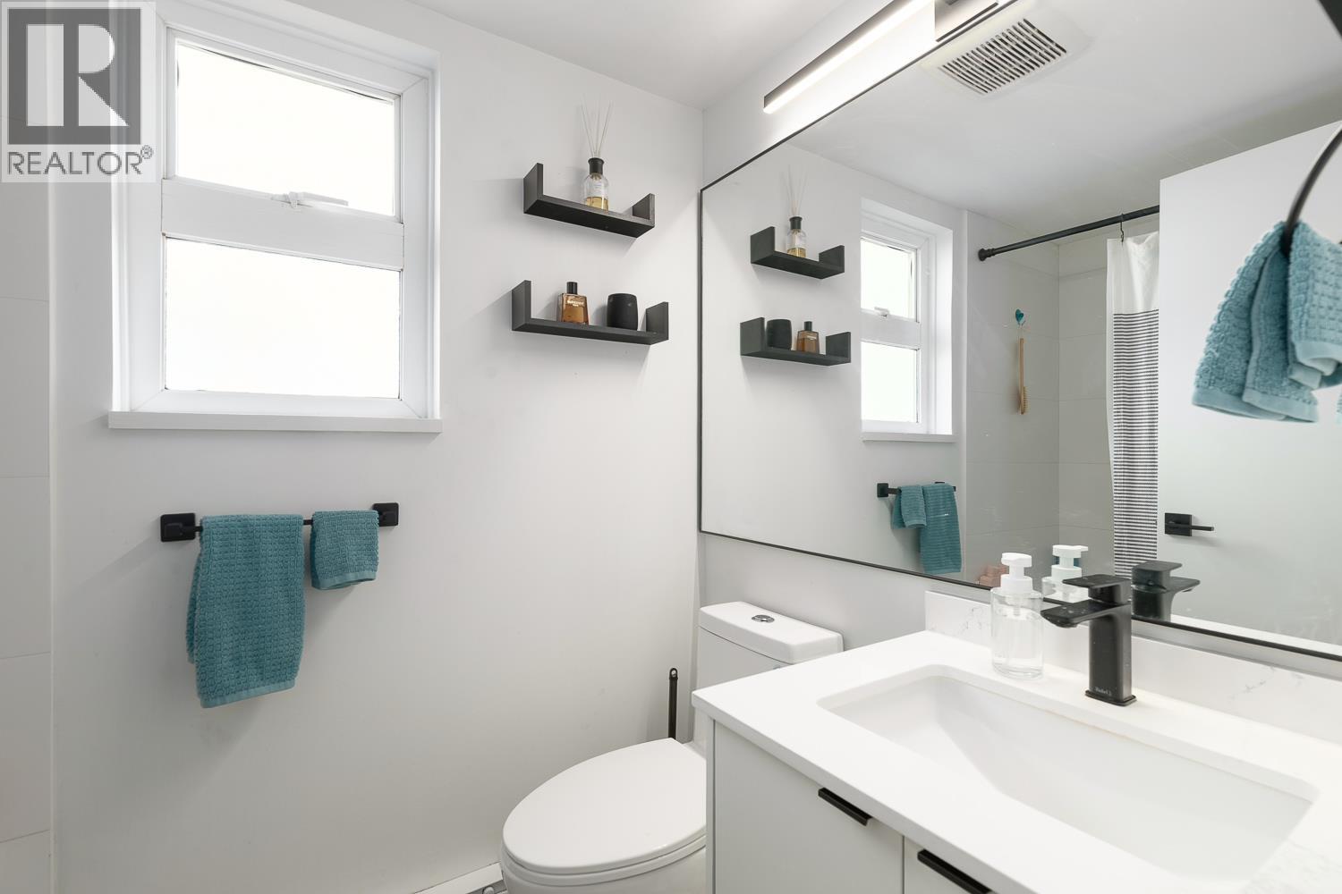 2 Bed, 1 Bath Apartment for Sale in Vancouver – 203 2272 DUNDAS STREET, Vancouver – MLS# R3152857 - Image 17