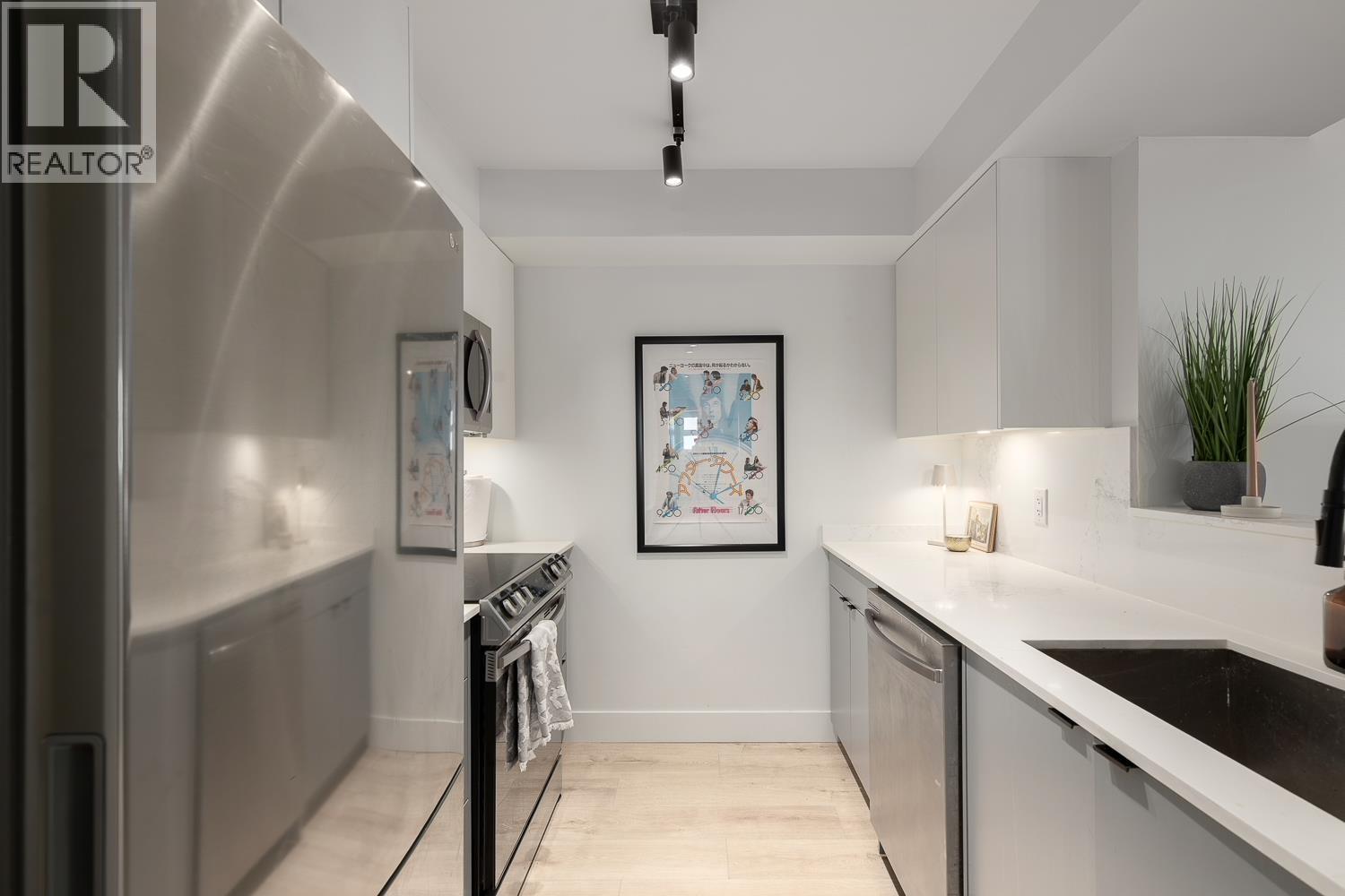 2 Bed, 1 Bath Apartment for Sale in Vancouver – 203 2272 DUNDAS STREET, Vancouver – MLS# R3152857 - Image 7