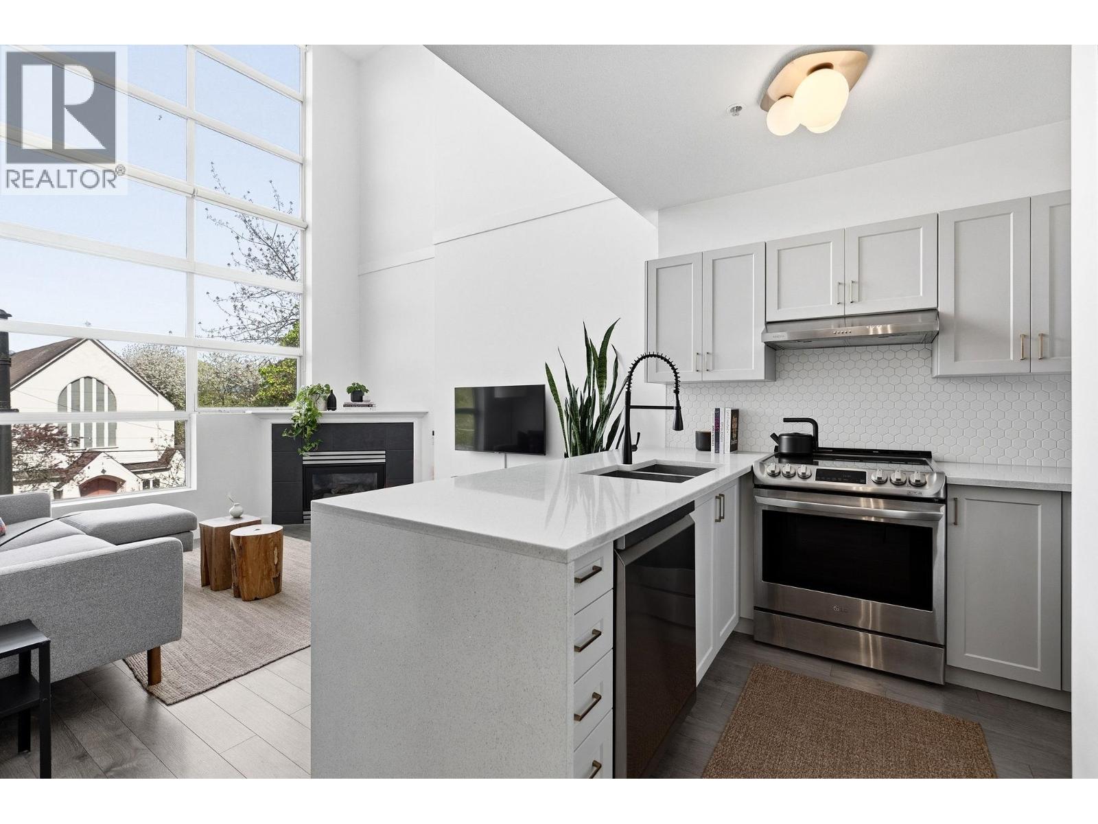 2 Bed, 1 Bath Apartment for Sale in Vancouver – 327 418 E BROADWAY STREET, Vancouver – MLS# R3152884