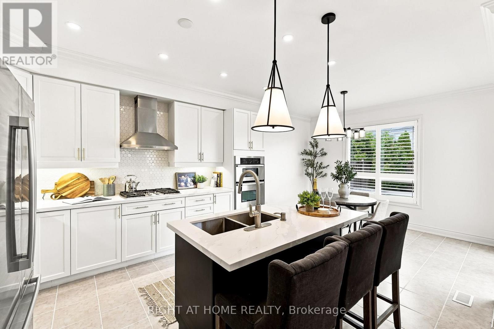 179 CACHET BOULEVARD - Image 11