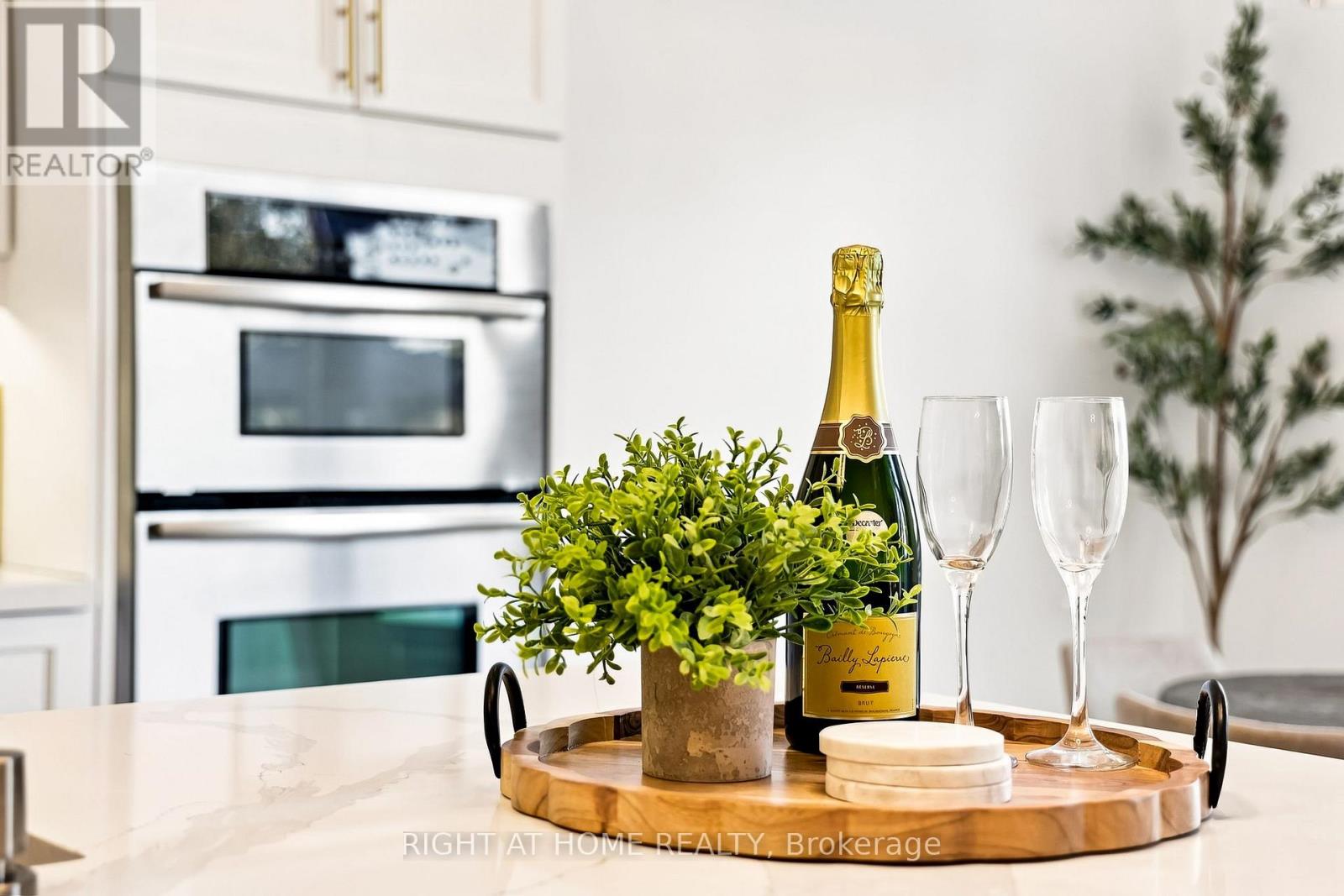 179 CACHET BOULEVARD - Image 12