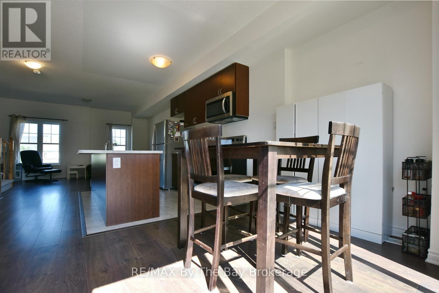 16 VILLAGE GATE DRIVE - Image 24