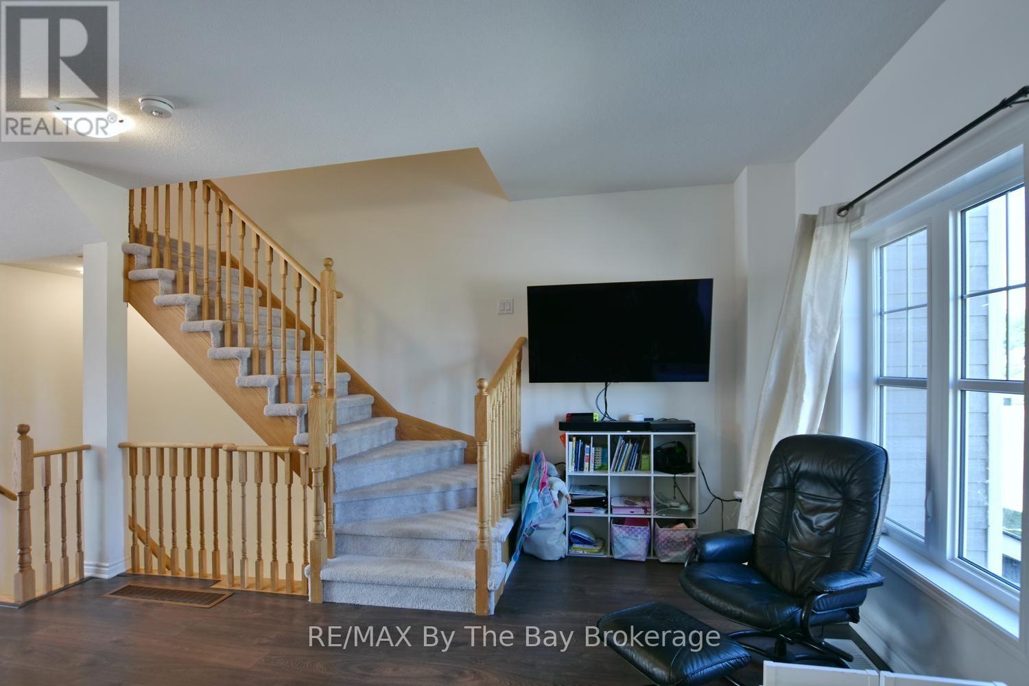 16 VILLAGE GATE DRIVE - 26