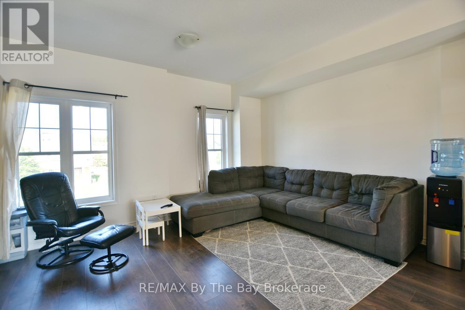 16 VILLAGE GATE DRIVE - Image 27