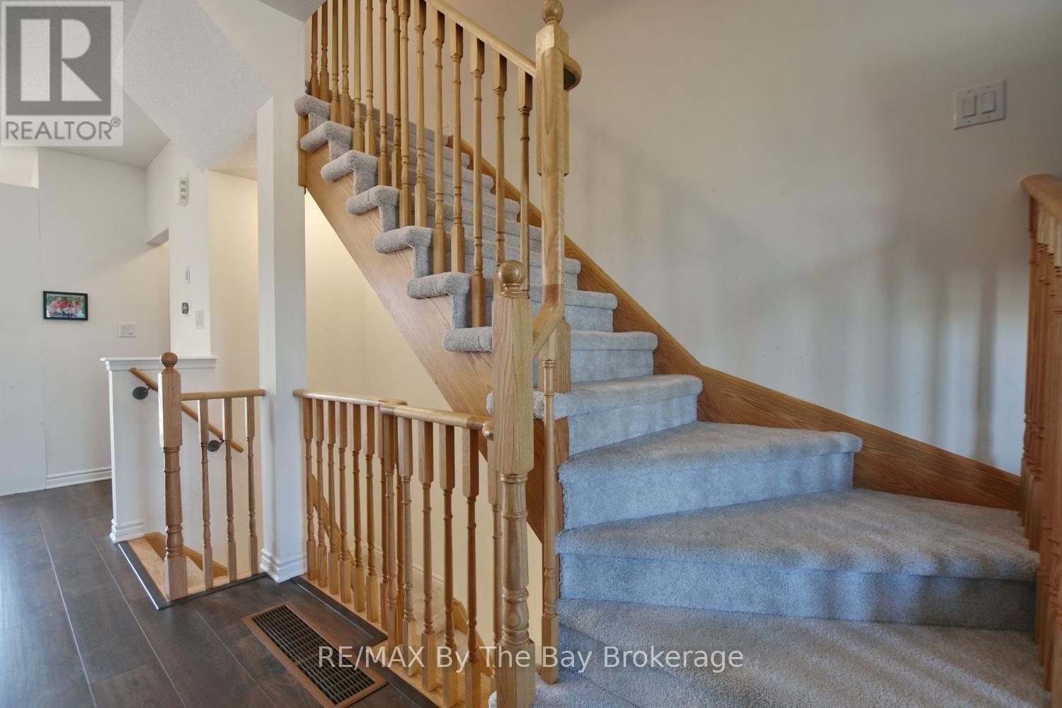 16 VILLAGE GATE DRIVE - Image 30