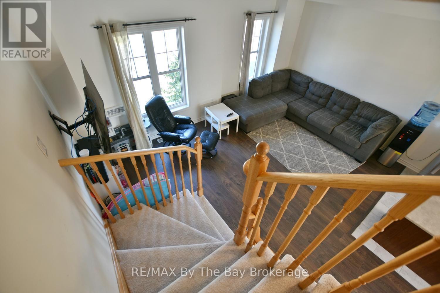 16 VILLAGE GATE DRIVE - Image 31
