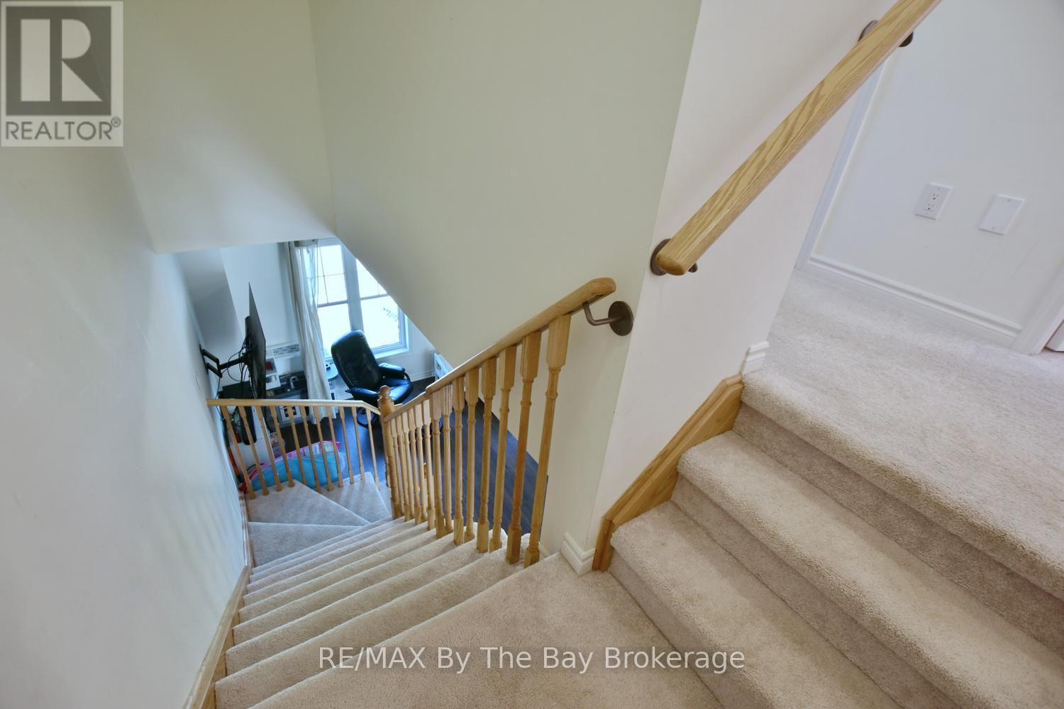 16 VILLAGE GATE DRIVE - 32