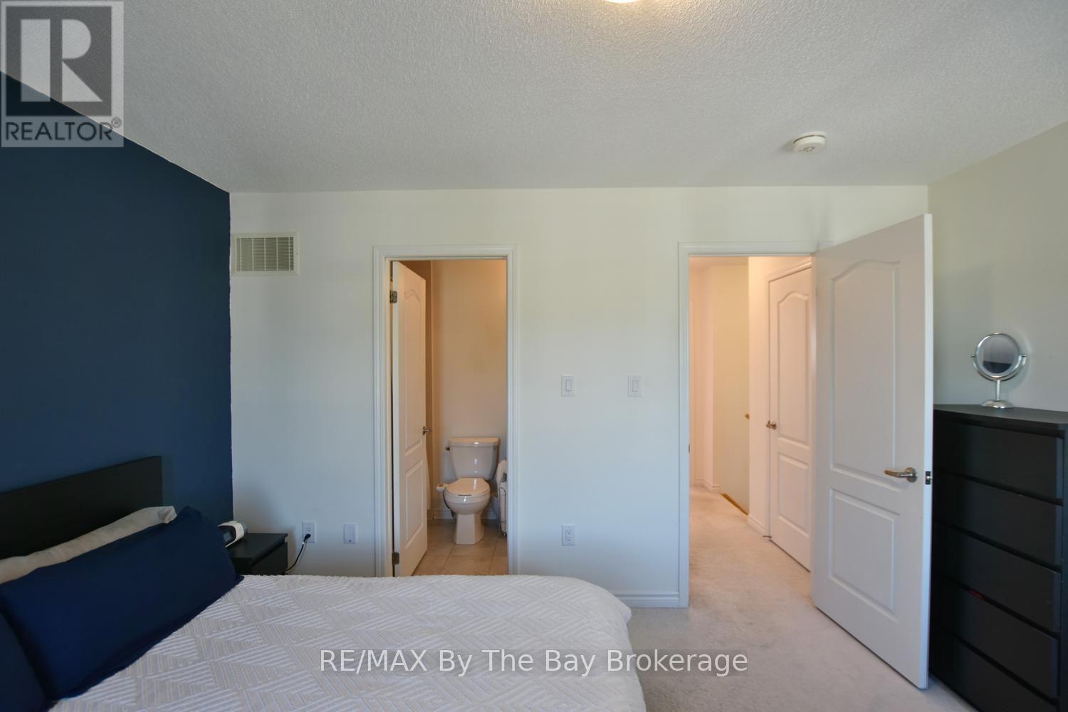 16 VILLAGE GATE DRIVE - Image 36