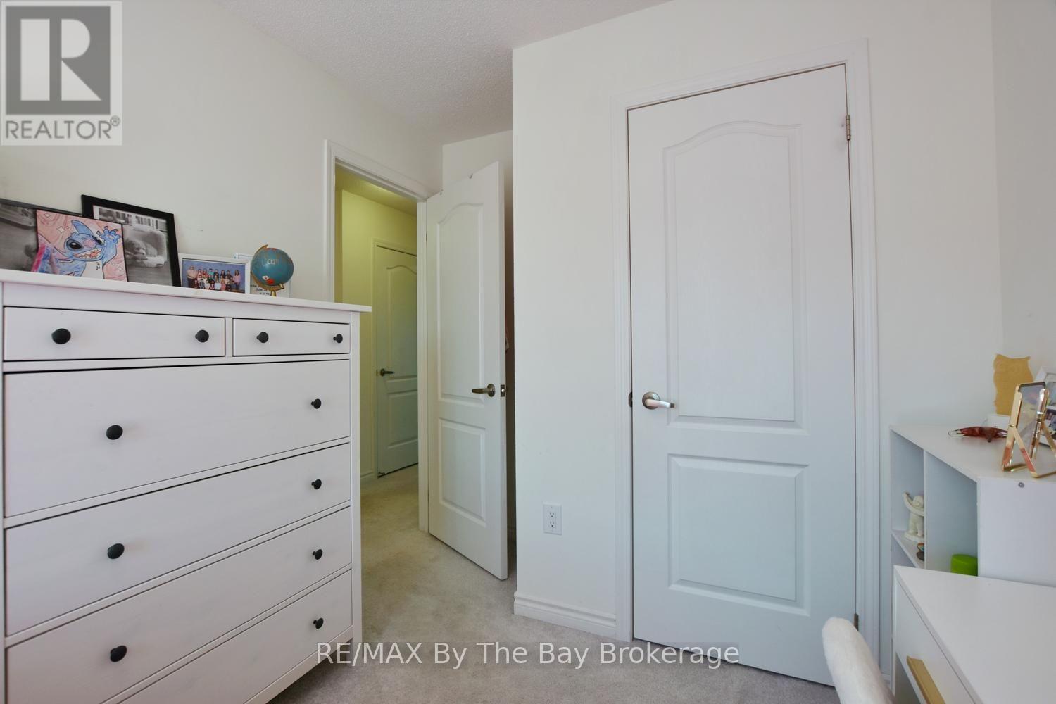 16 VILLAGE GATE DRIVE - Image 40