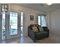 Sitting room - 16 Village Gate Drive, Wasaga Beach, ON L9Z0J7 Photo 7