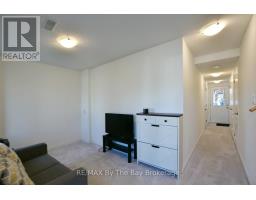 Mud room - 16 Village Gate Drive, Wasaga Beach, ON L9Z0J7 Photo 8