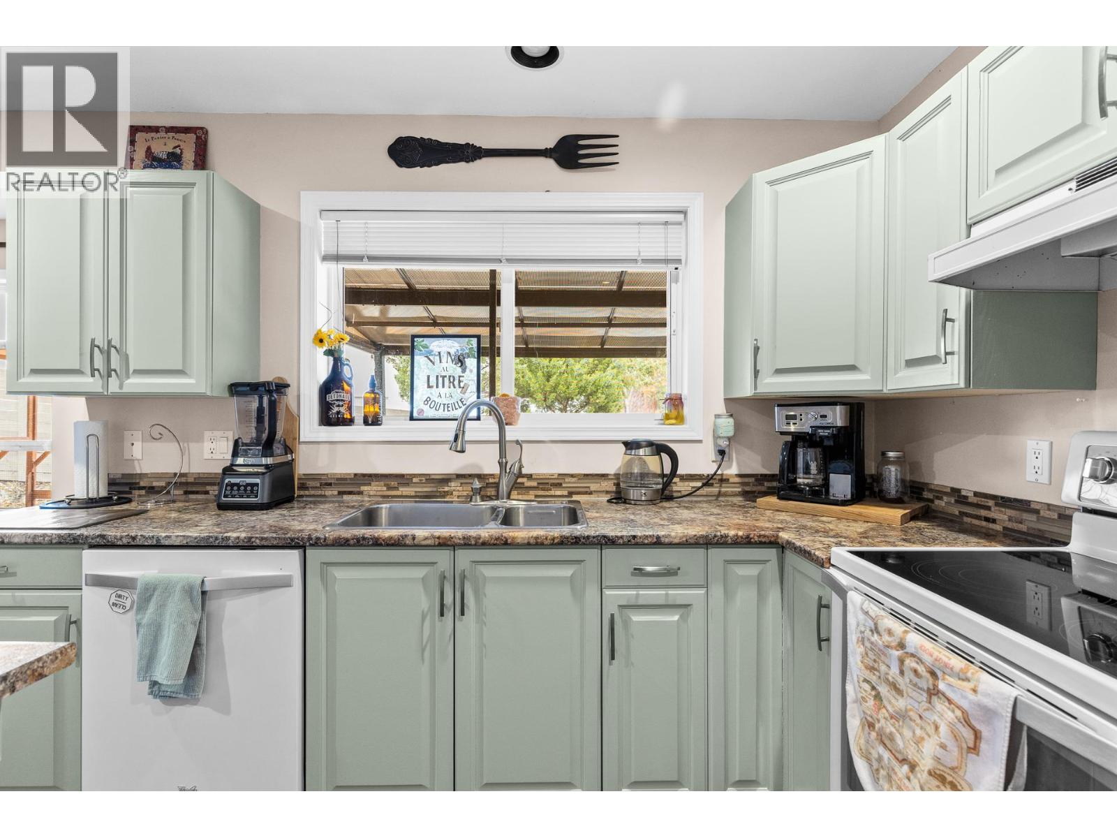 4210 6th Avenue, Peachland