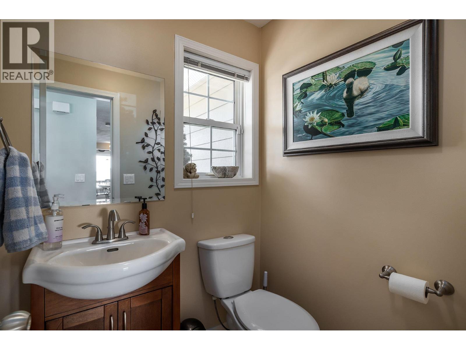 4210 6th Avenue, Peachland