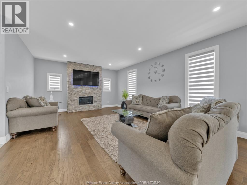 4411 BELMONT AVENUE - 17