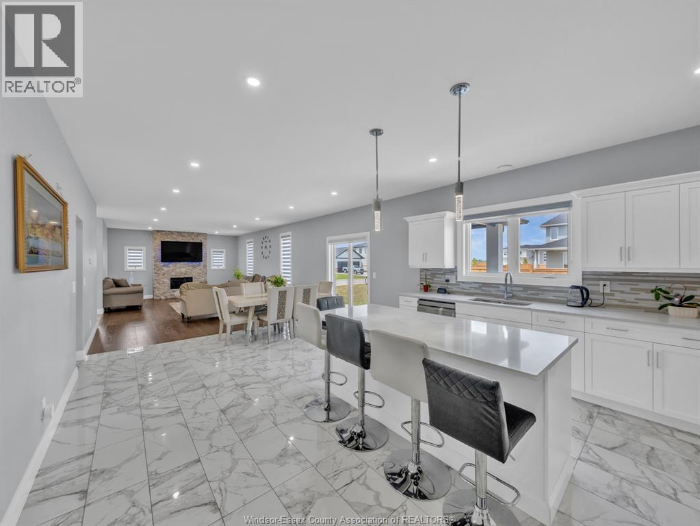 4411 BELMONT AVENUE - 23