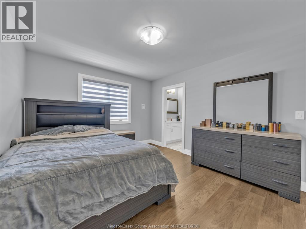 4411 BELMONT AVENUE - 34