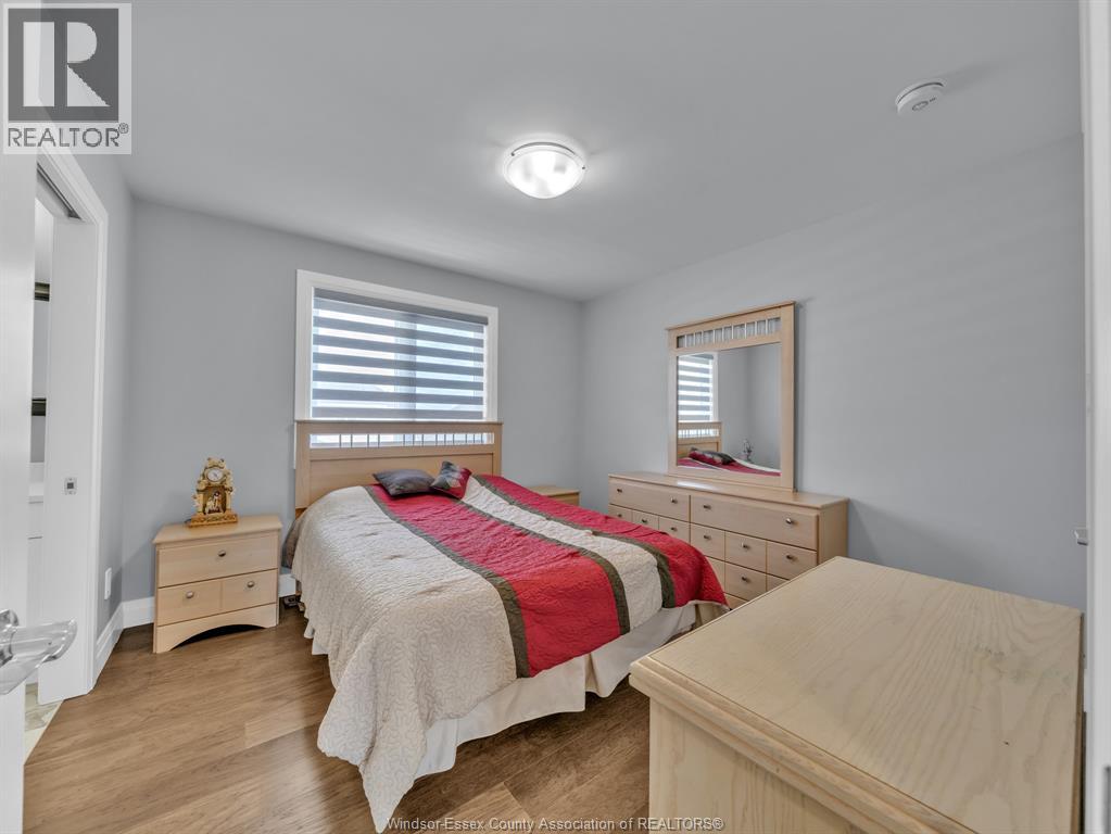 4411 BELMONT AVENUE - 39