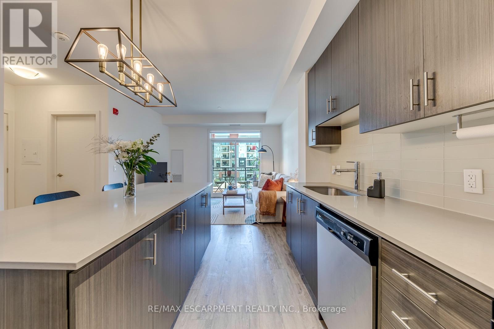 #303 320 PLAINS ROAD E - 19