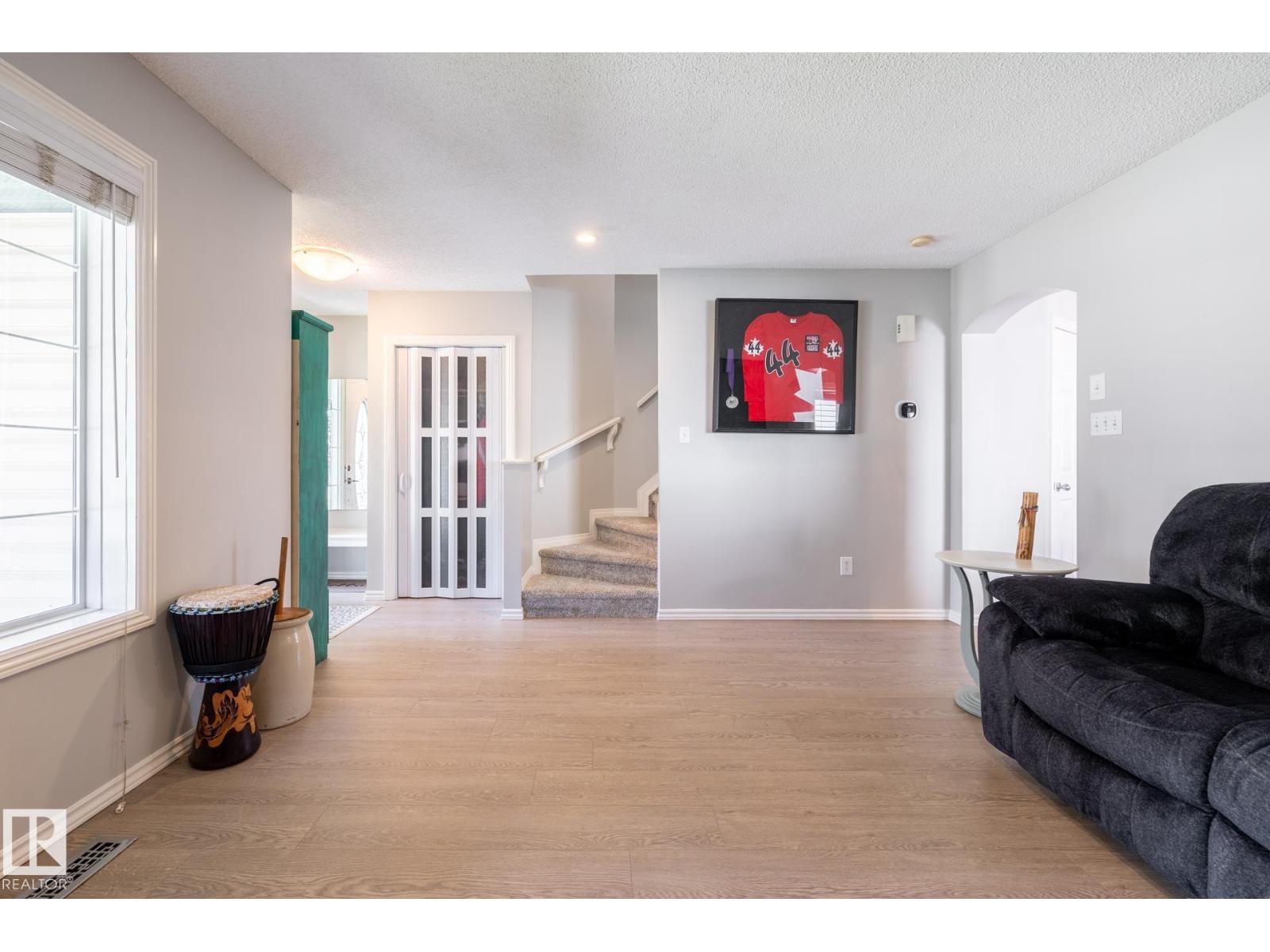 8 SUMMERLAND WY - Image 9