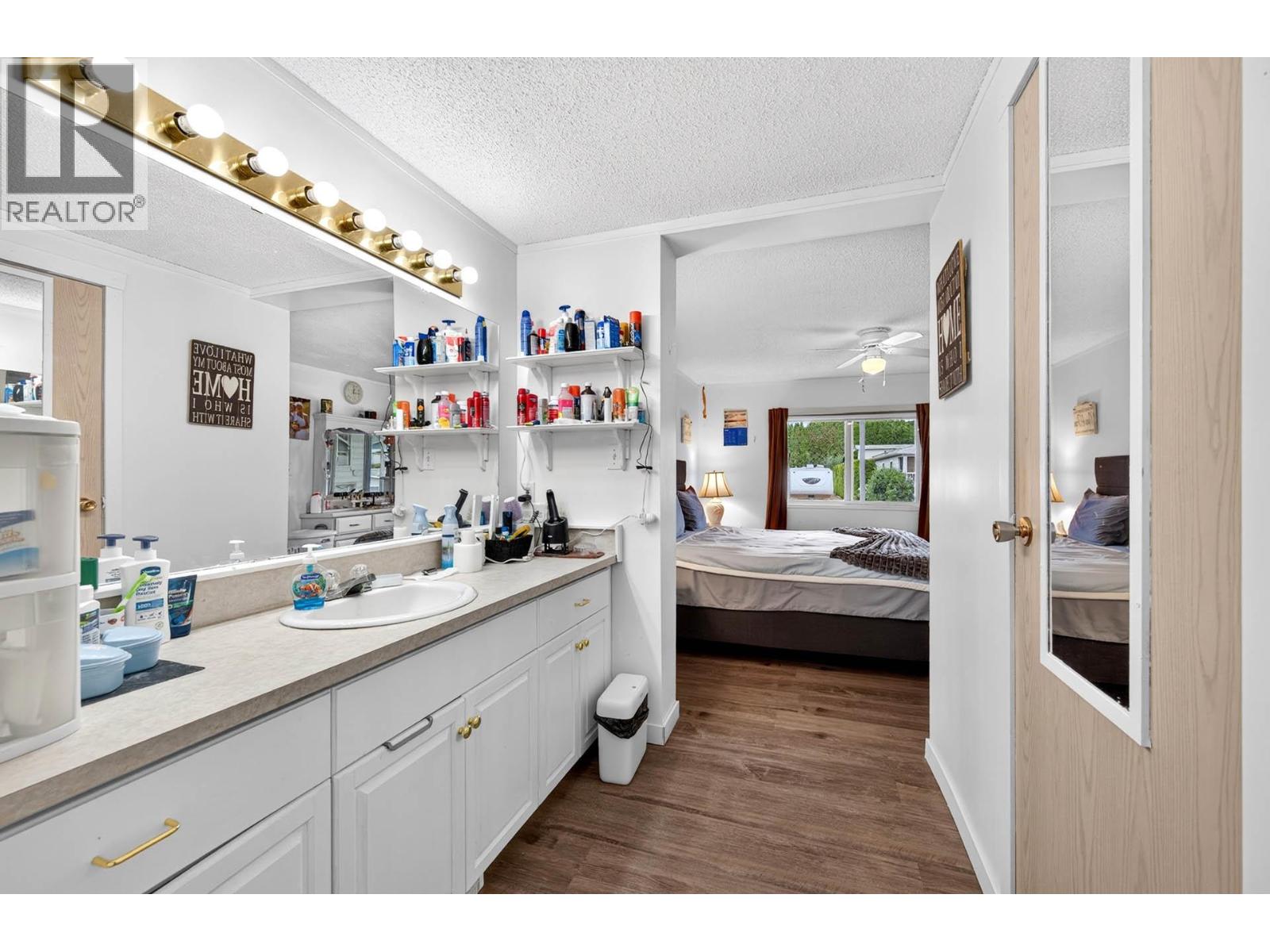 1664 WOODBURN Drive - 27