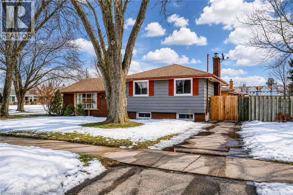 33 FAIRLAWN Road — photo 2