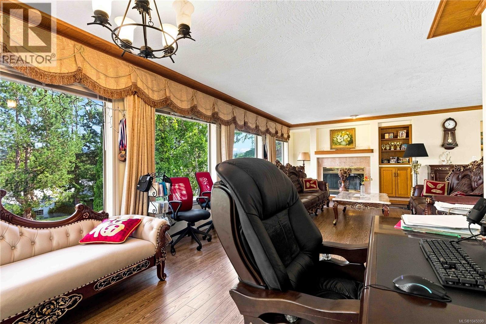 4355 Emily Carr Dr - 11