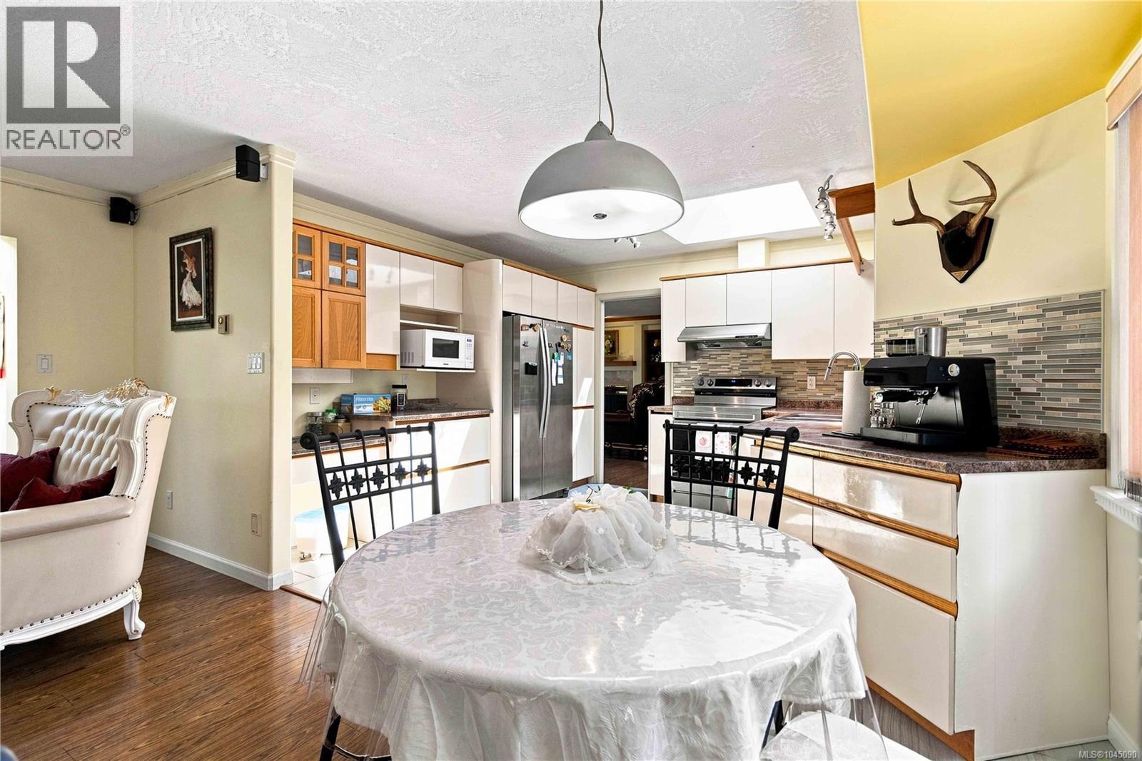 4355 Emily Carr Dr - Image 18