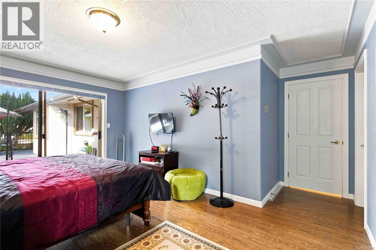 4355 Emily Carr Dr - 29