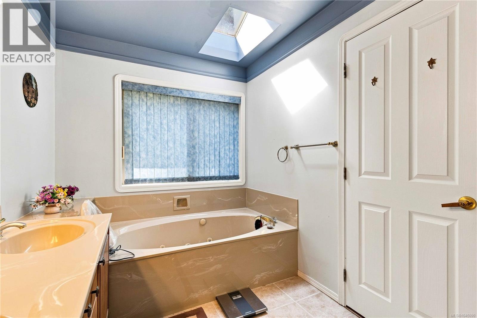 4355 Emily Carr Dr - Image 31