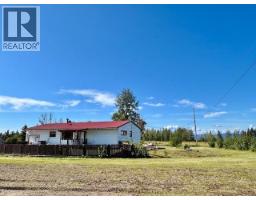 Family room - 7504 Old Alaska Highway, Fort Nelson, BC V0C1R0 Photo 7