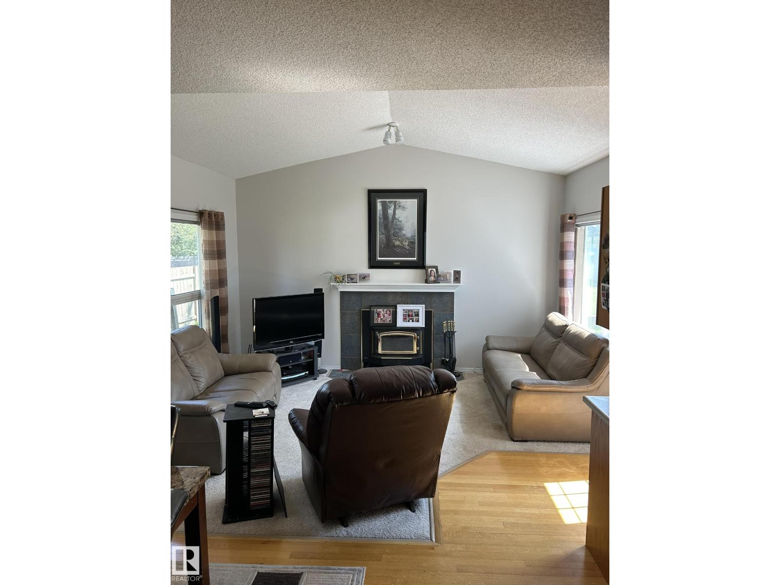 4014 CHAMPAGNE DR - Image 3