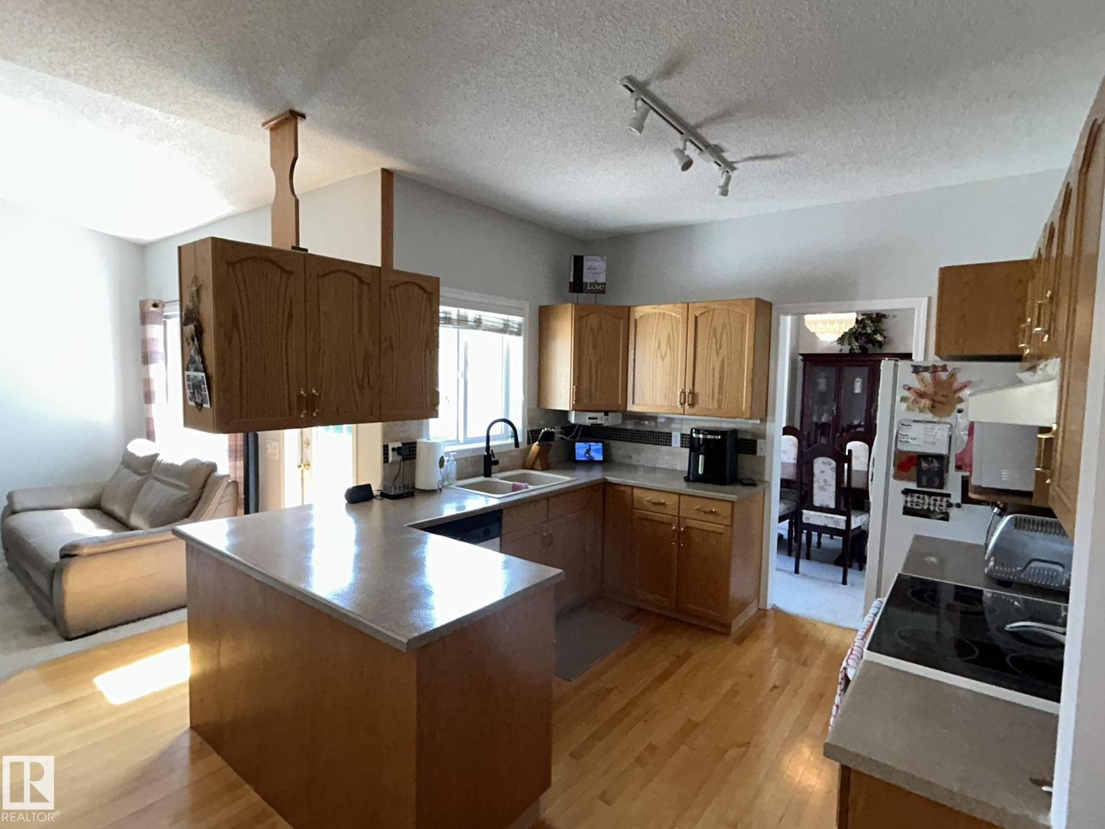 4014 CHAMPAGNE DR - 6