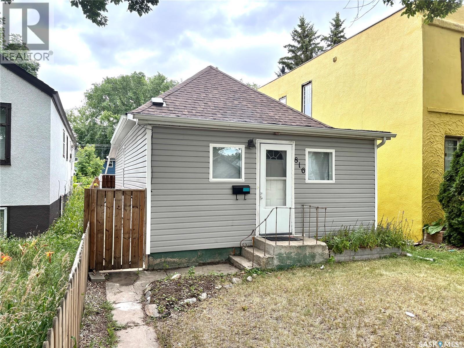 816 I AVENUE S, Saskatoon — photo 2