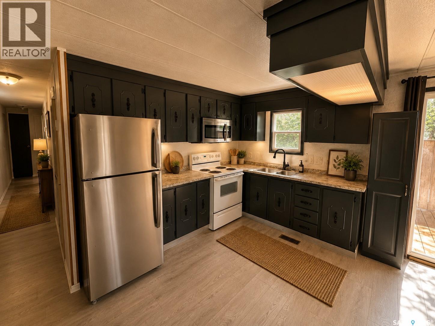 19 1035 Boychuk DRIVE - Image 10