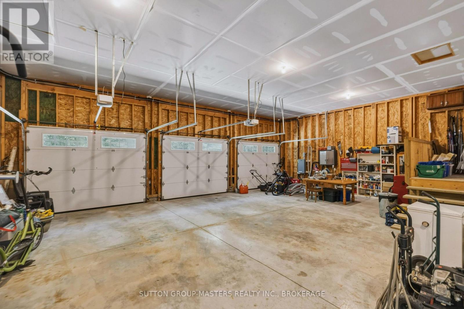 139 COUNTRY WOODS DRIVE - 26