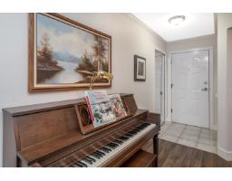 207 13860 70 Avenue, Surrey, BC V3W0S1 Photo 7