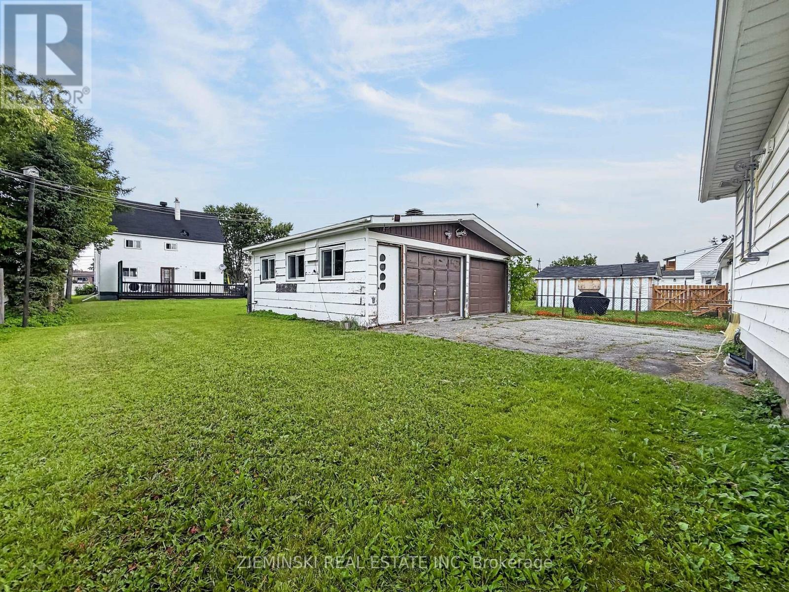208 MARION STREET - Image 35
