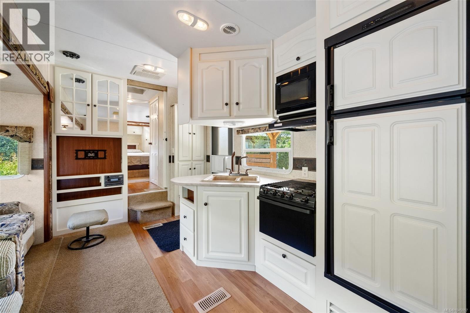 #29 8631 South Shore Rd - Image 17