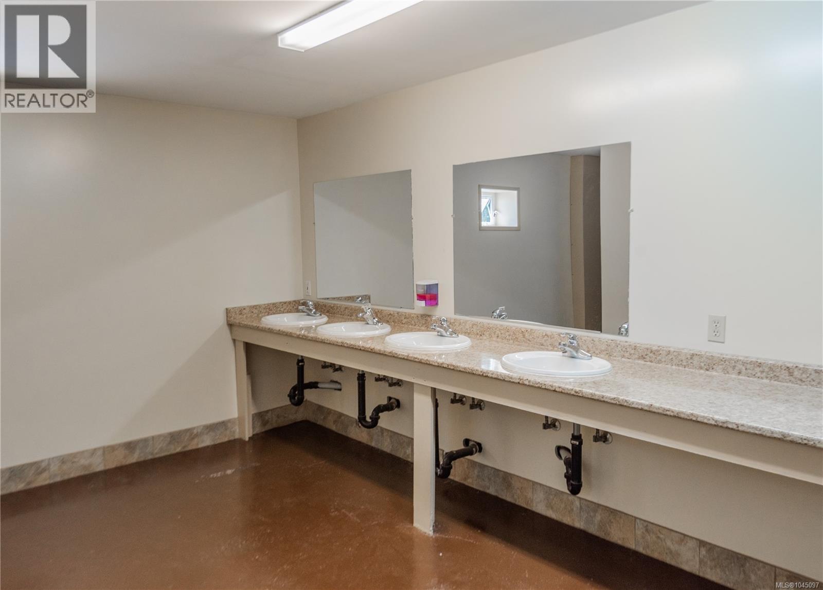 #29 8631 South Shore Rd - 39