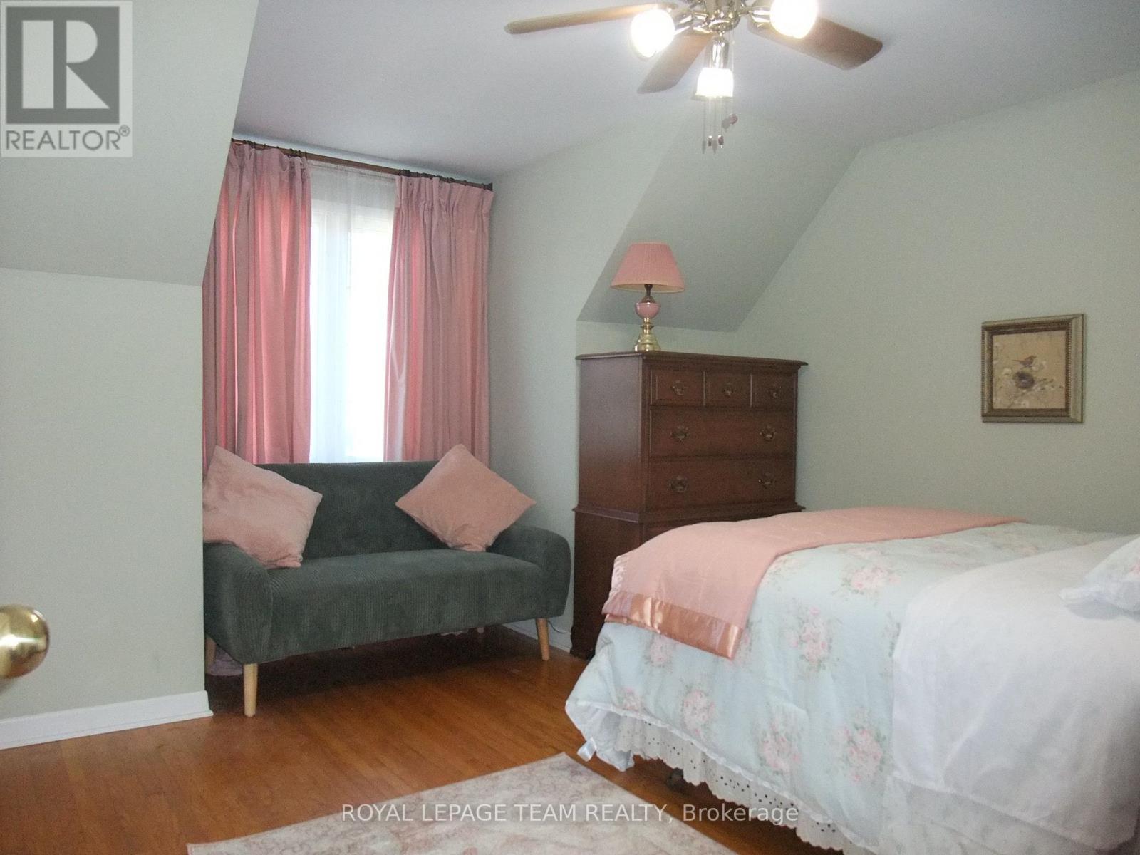4 Bed, 3 Bath House for Sale in Arnprior – 32 GARY CRESCENT, Arnprior – MLS# X13641312 - Image 23