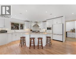 2420 Abbott Street, Kelowna, BC V1Y1E8 Photo 31