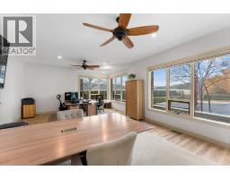 2420 Abbott Street, Kelowna, BC V1Y1E8 Photo 24