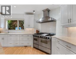 2420 Abbott Street, Kelowna, BC V1Y1E8 Photo 30