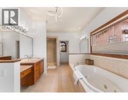 2420 Abbott Street, Kelowna, BC V1Y1E8 Photo 56