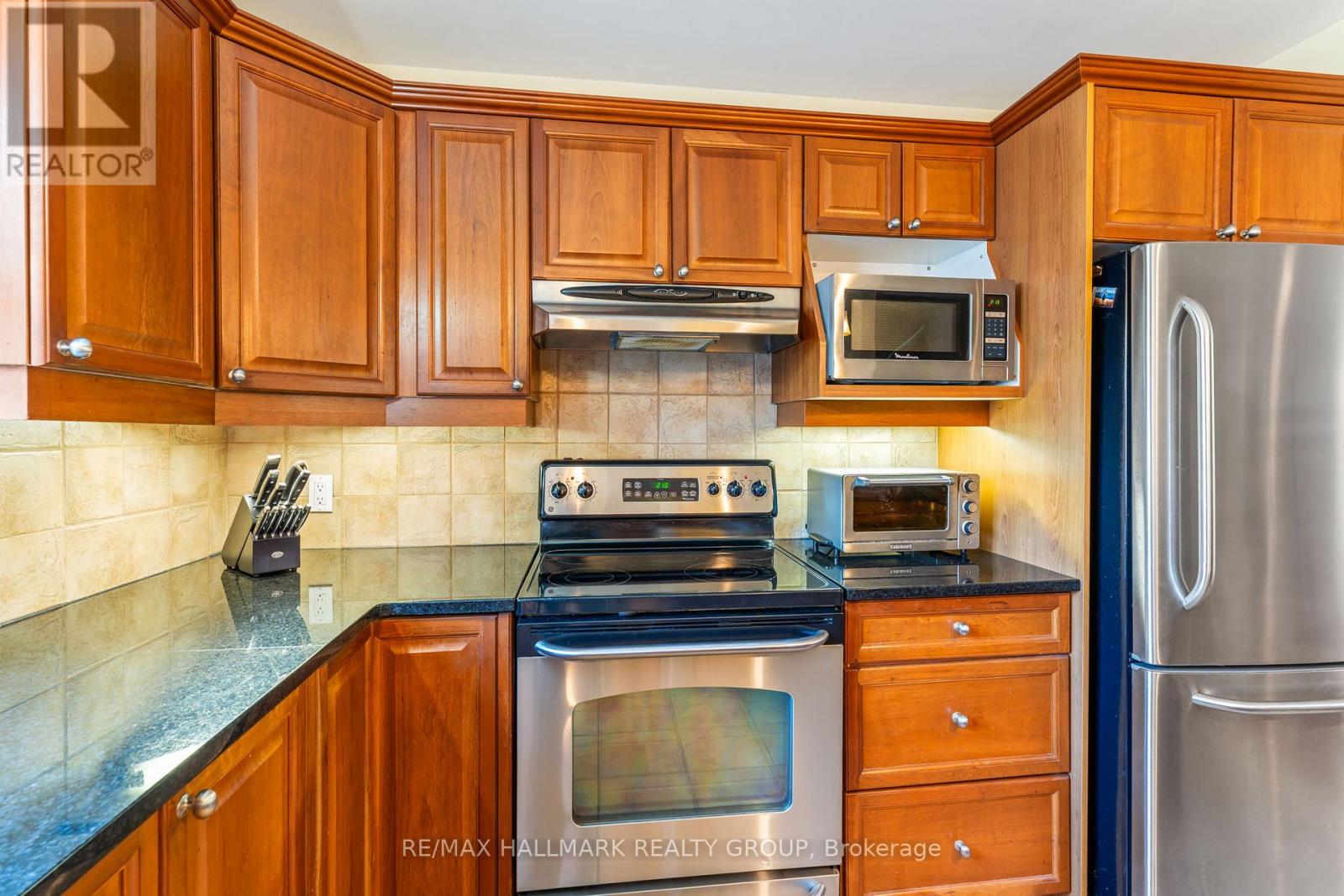 4 SHERMAN LANE - Image 17
