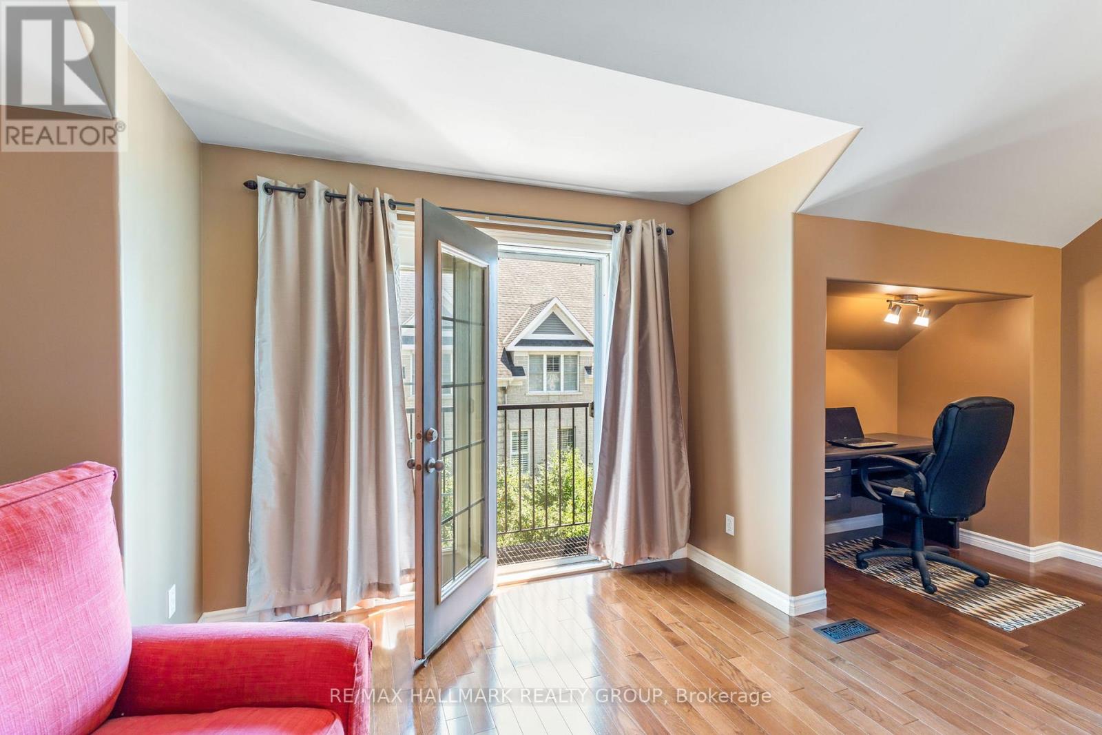 4 SHERMAN LANE - Image 34