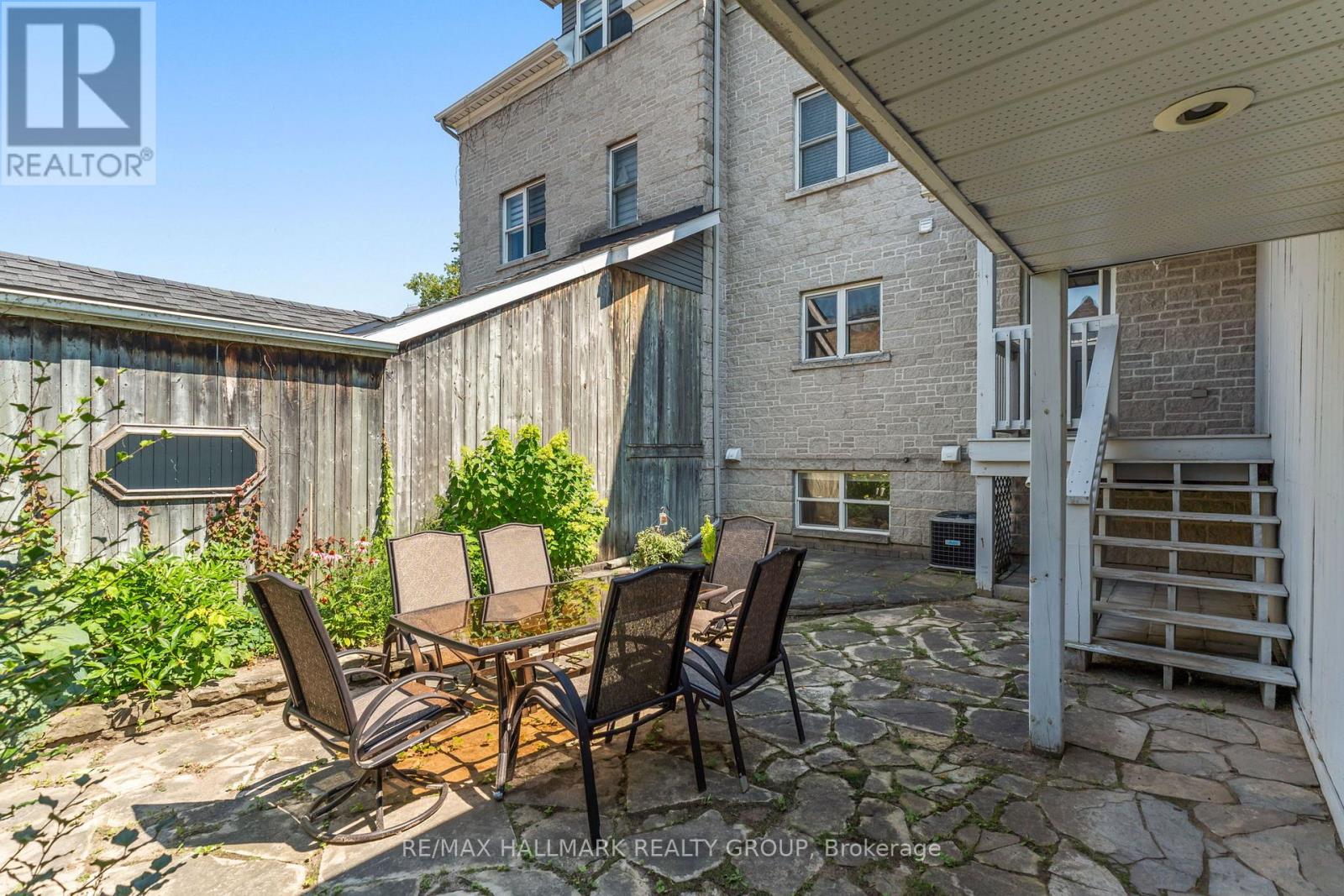 4 SHERMAN LANE - Image 35