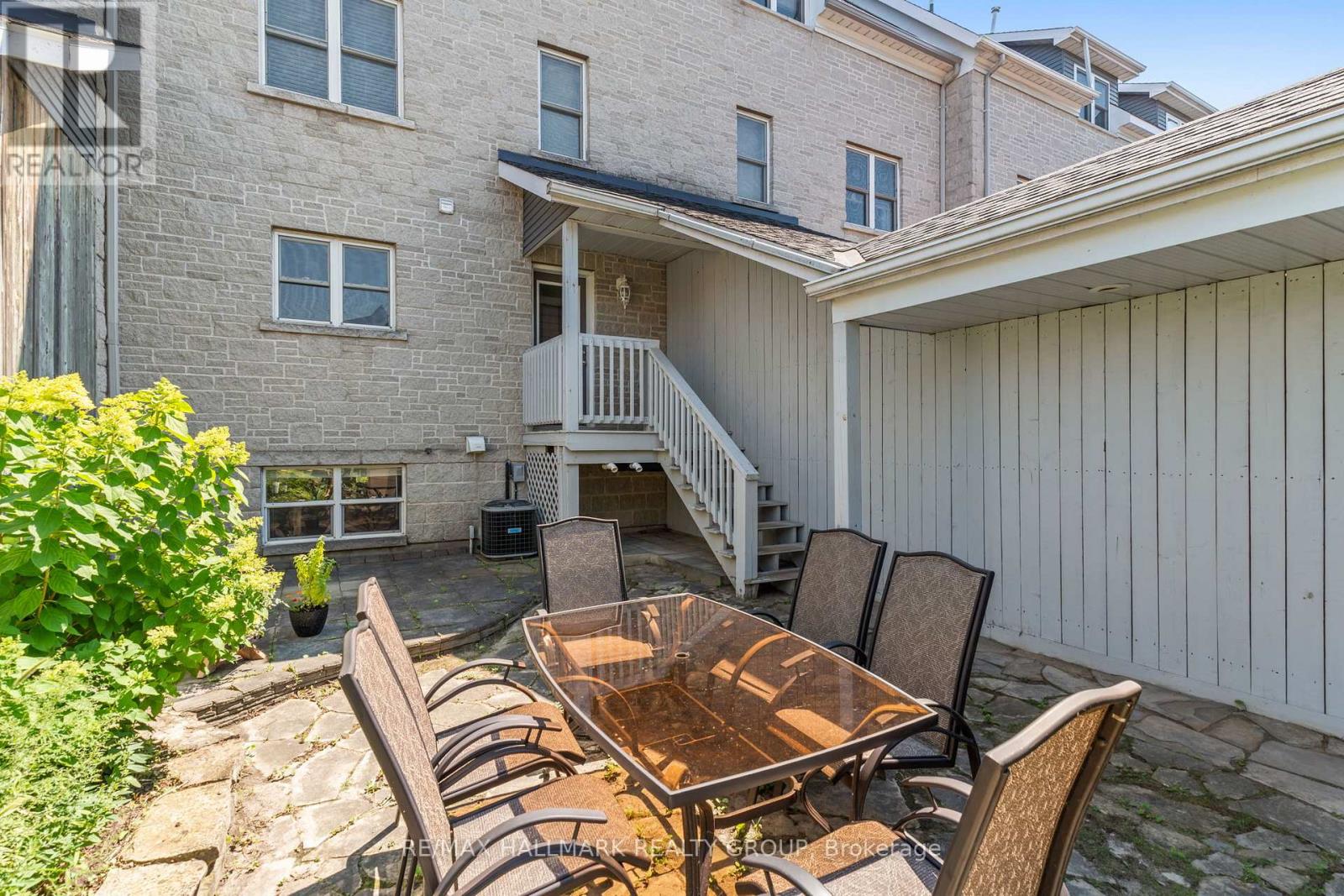 4 SHERMAN LANE - Image 36