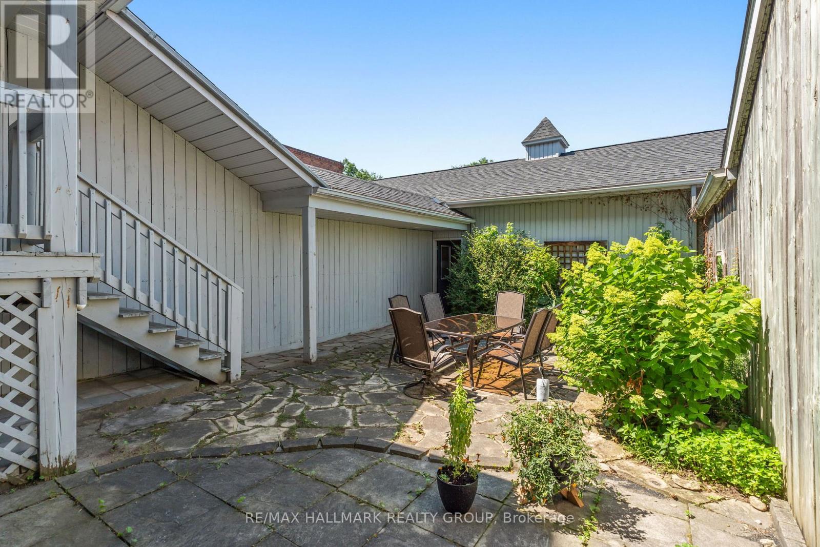 4 SHERMAN LANE - Image 37