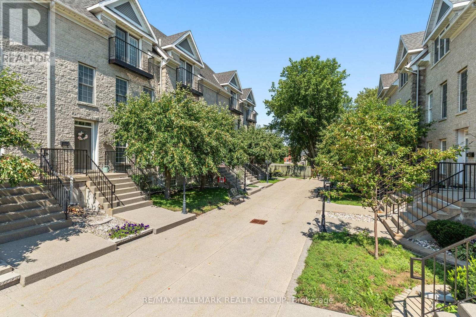 4 SHERMAN LANE - Image 40